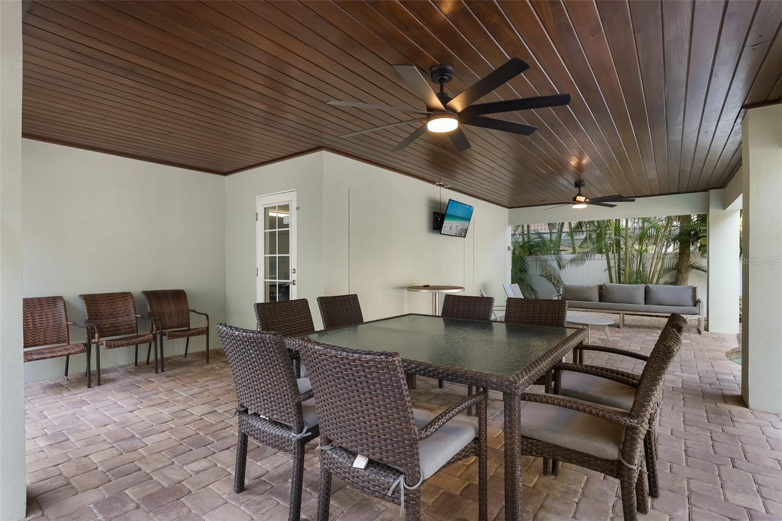 A4649747 Property Photo