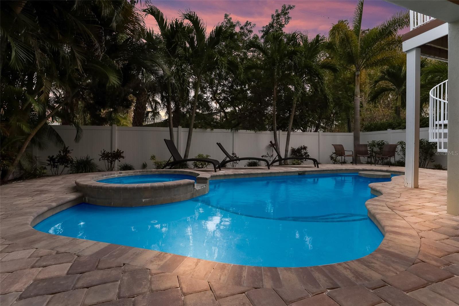 A4649747 Property Photo