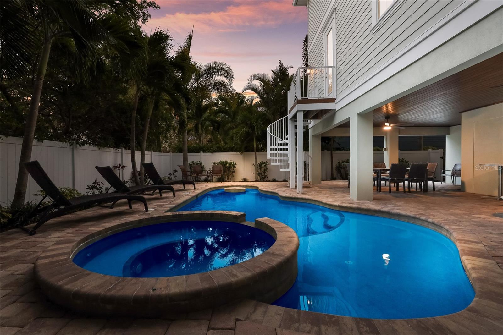 A4649747 Property Photo