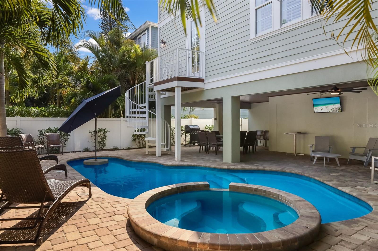 A4649747 Property Photo