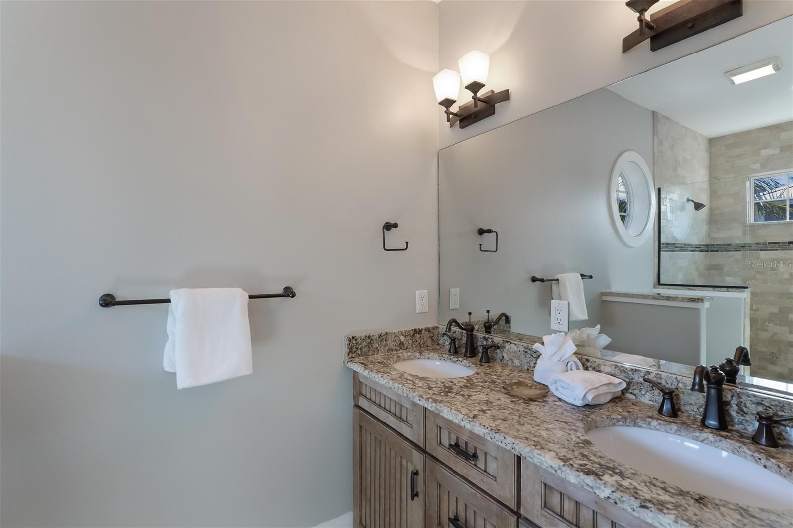 A4649747 Property Photo