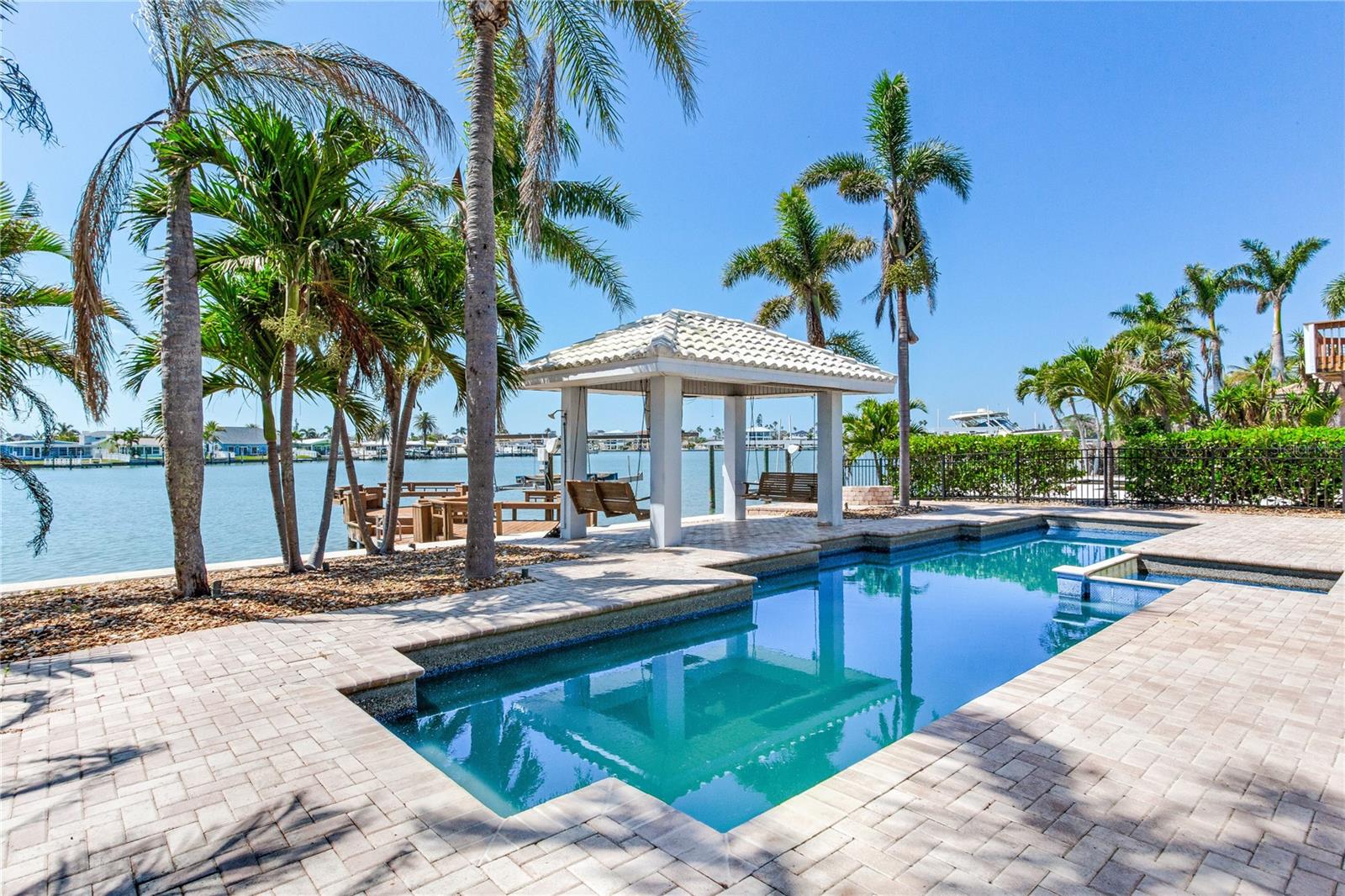 16353 REDINGTON DR, REDINGTON BEACH, FL, 33708