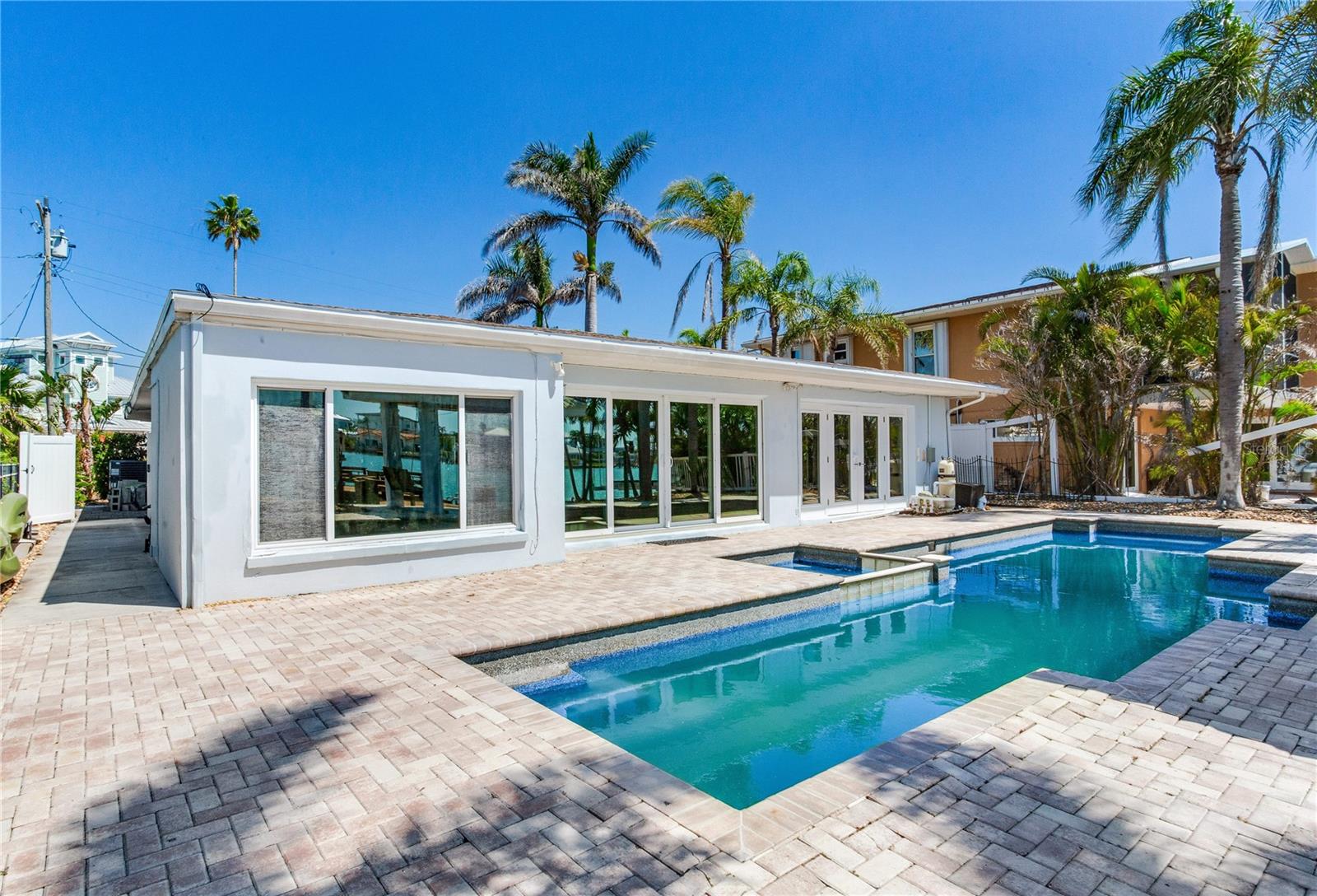 16353 REDINGTON DR, REDINGTON BEACH, FL, 33708