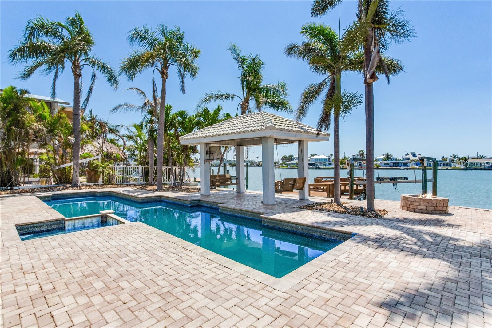 16353 REDINGTON DR, REDINGTON BEACH, FL, 33708