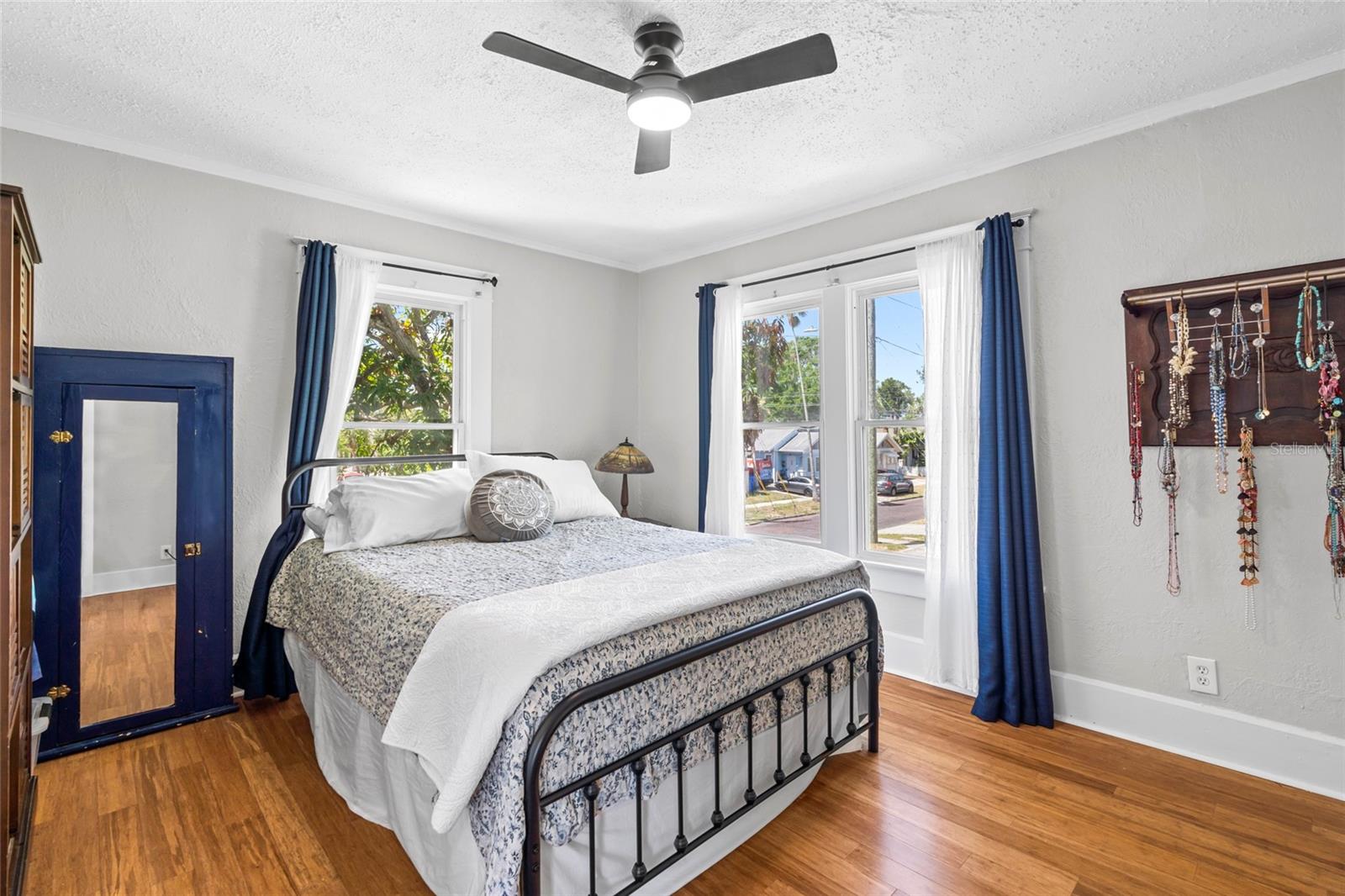 701 14TH ST N, ST PETERSBURG, FL, 33705