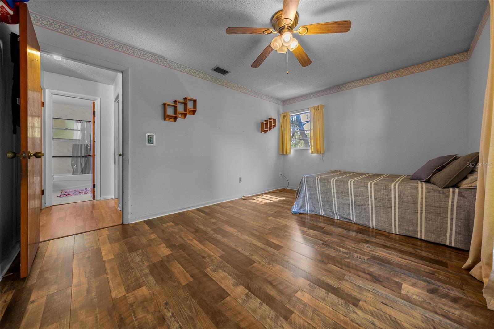 16571 SE 95TH STREET RD, OCKLAWAHA, FL, 32179