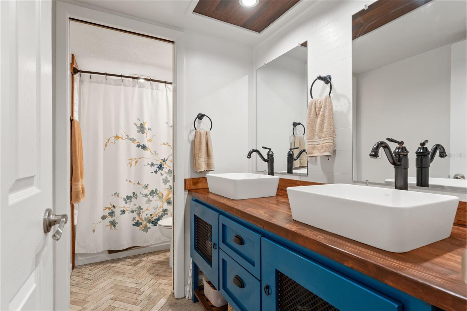 11709 ROLLING OAKS LN, TAMPA, FL, 33618