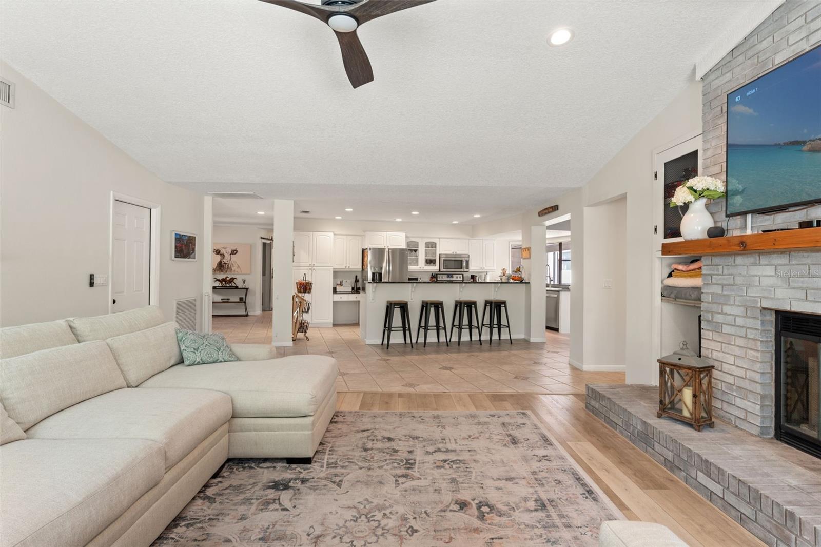 11709 ROLLING OAKS LN, TAMPA, FL, 33618