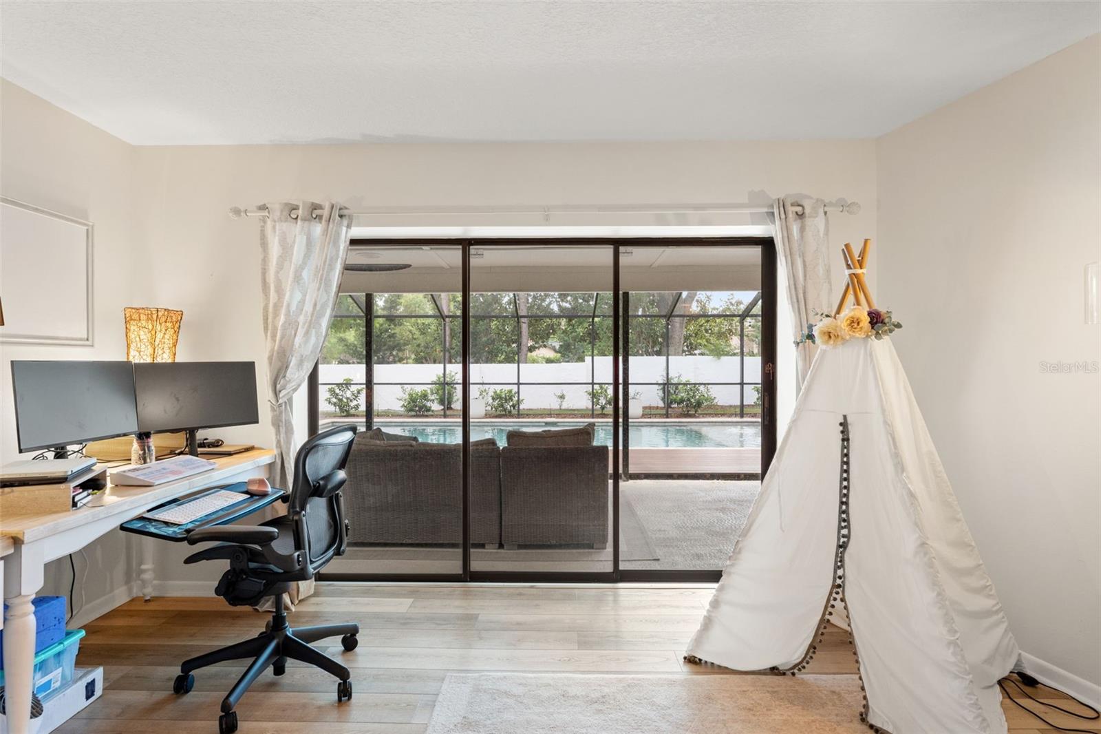 11709 ROLLING OAKS LN, TAMPA, FL, 33618