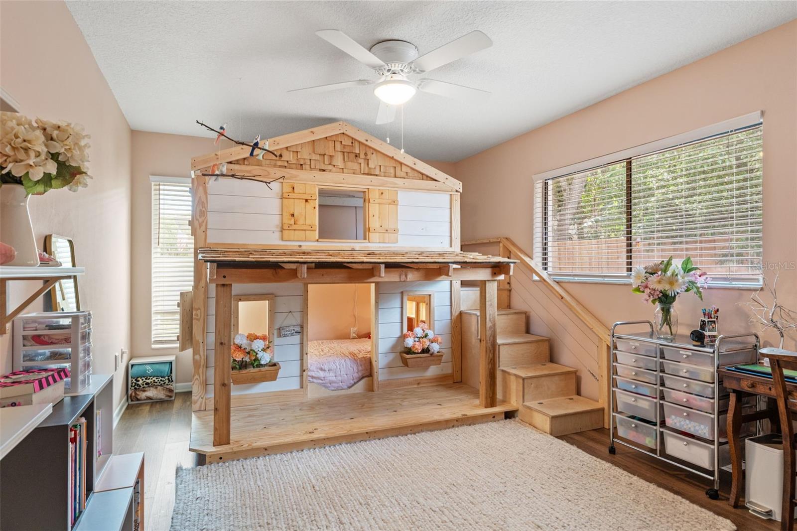 11709 ROLLING OAKS LN, TAMPA, FL, 33618