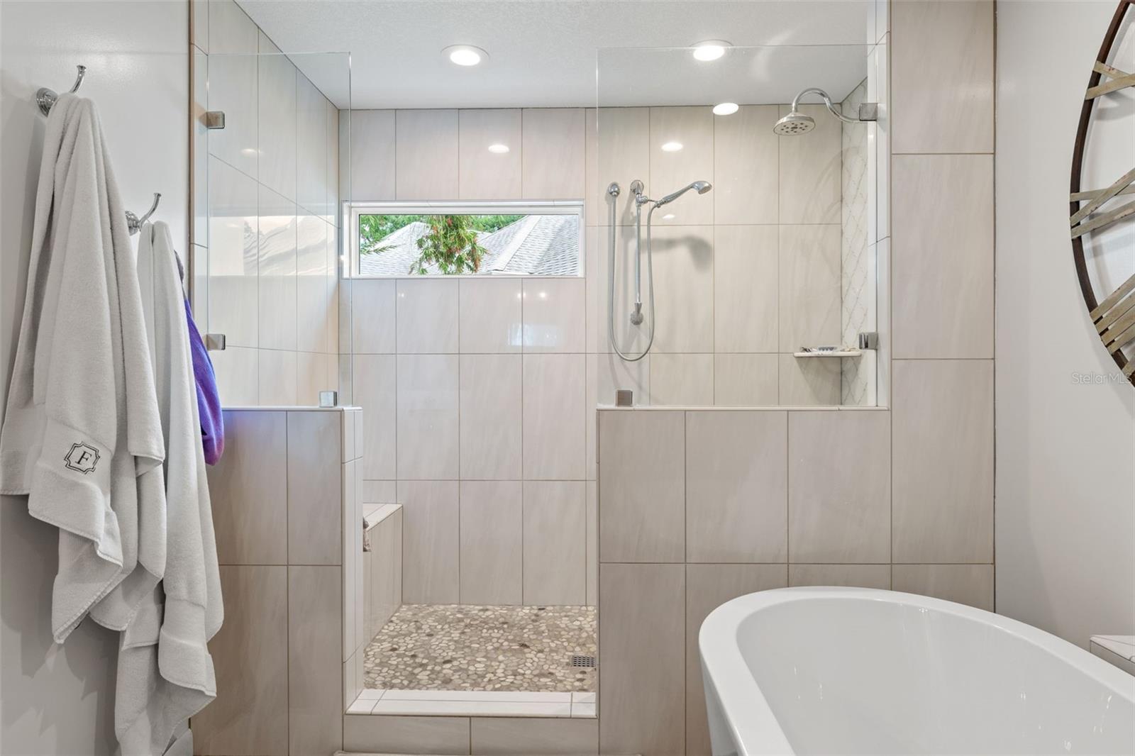 11709 ROLLING OAKS LN, TAMPA, FL, 33618