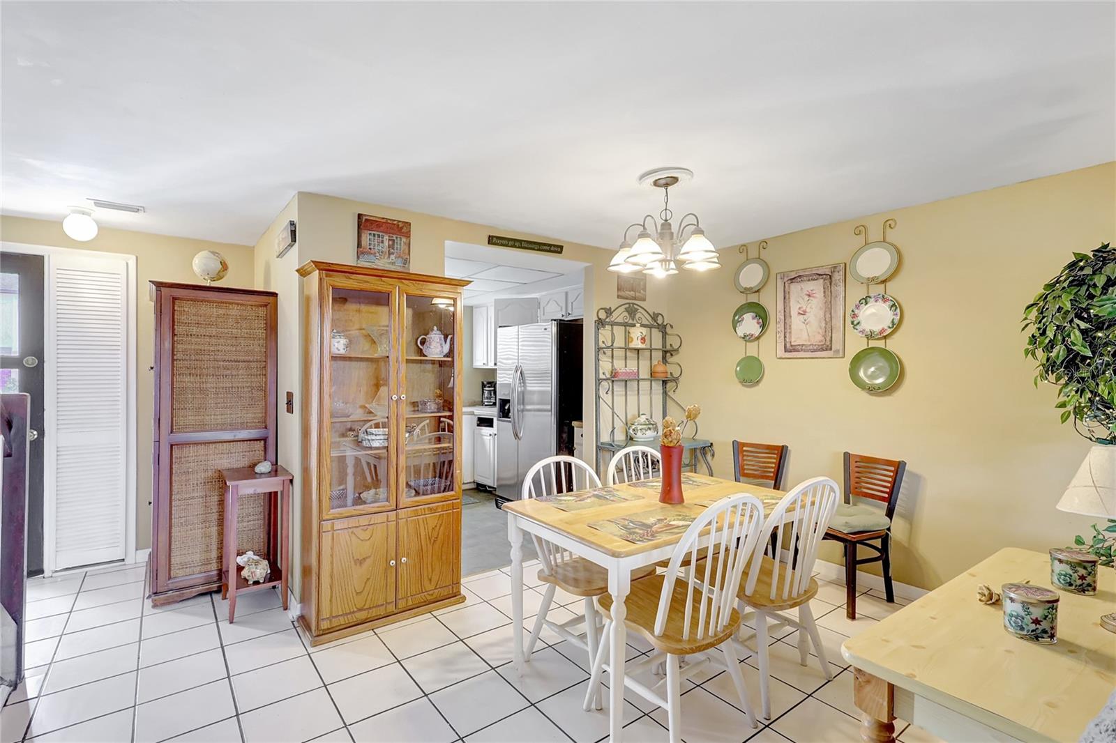 2811 S PINES DR #15, LARGO, FL, 33771