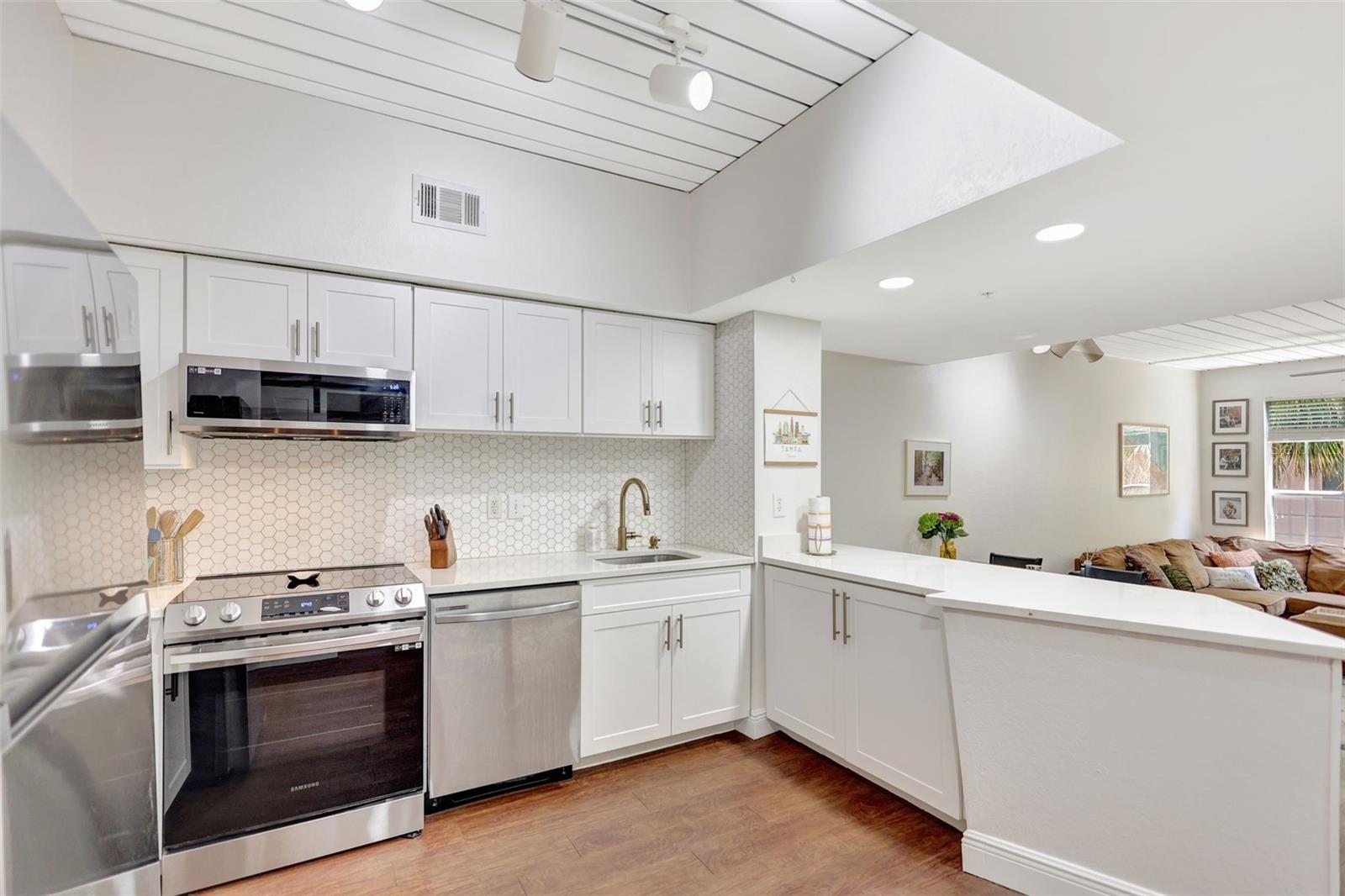 2411 W HORATIO ST #526, TAMPA, FL, 33609