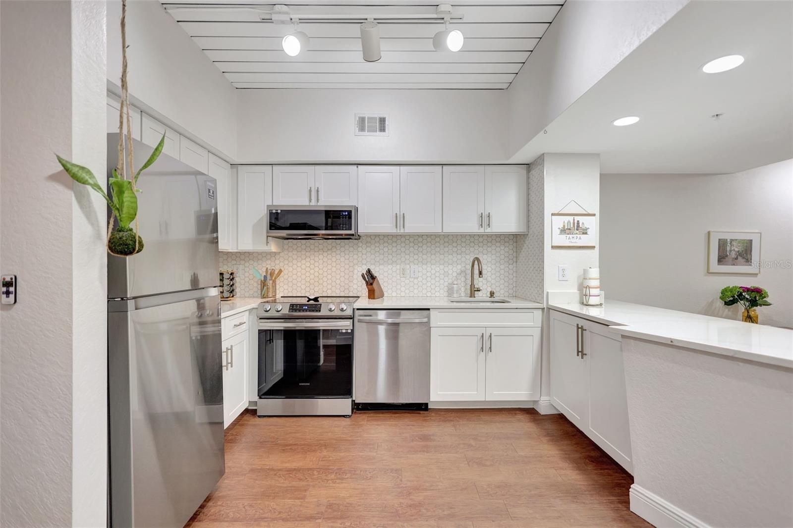 2411 W HORATIO ST #526, TAMPA, FL, 33609