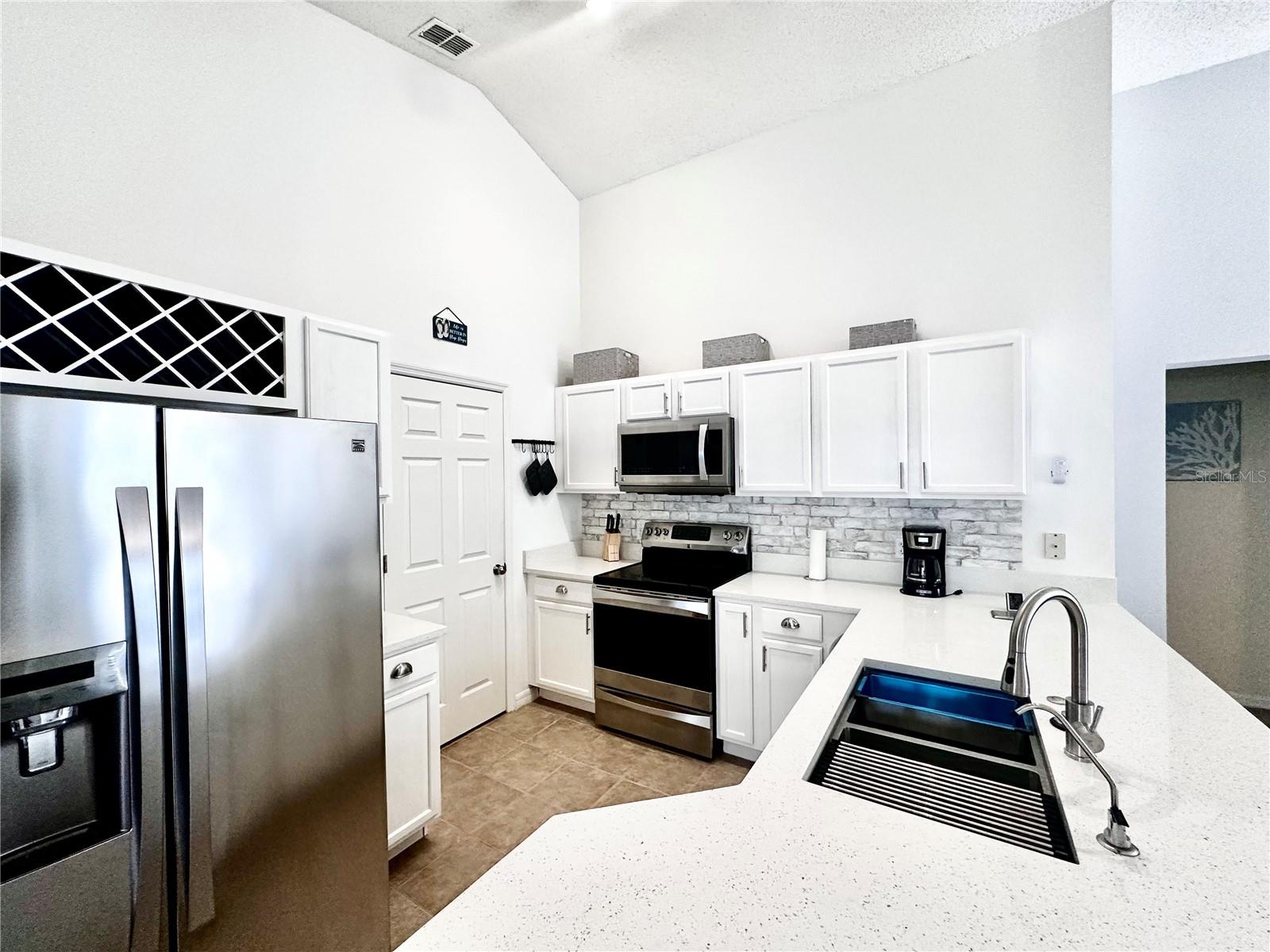 102 FOX LOOP, DAVENPORT, FL, 33837