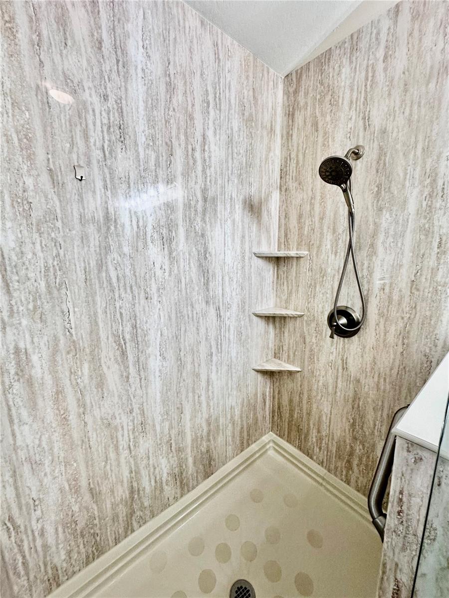 102 FOX LOOP, DAVENPORT, FL, 33837