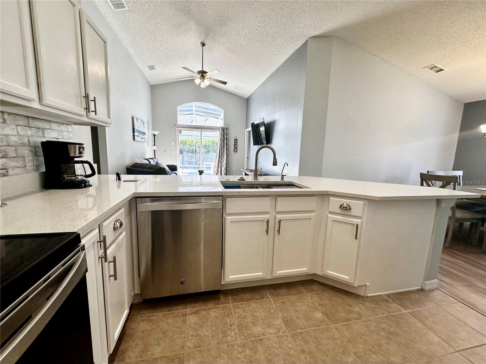 102 FOX LOOP, DAVENPORT, FL, 33837