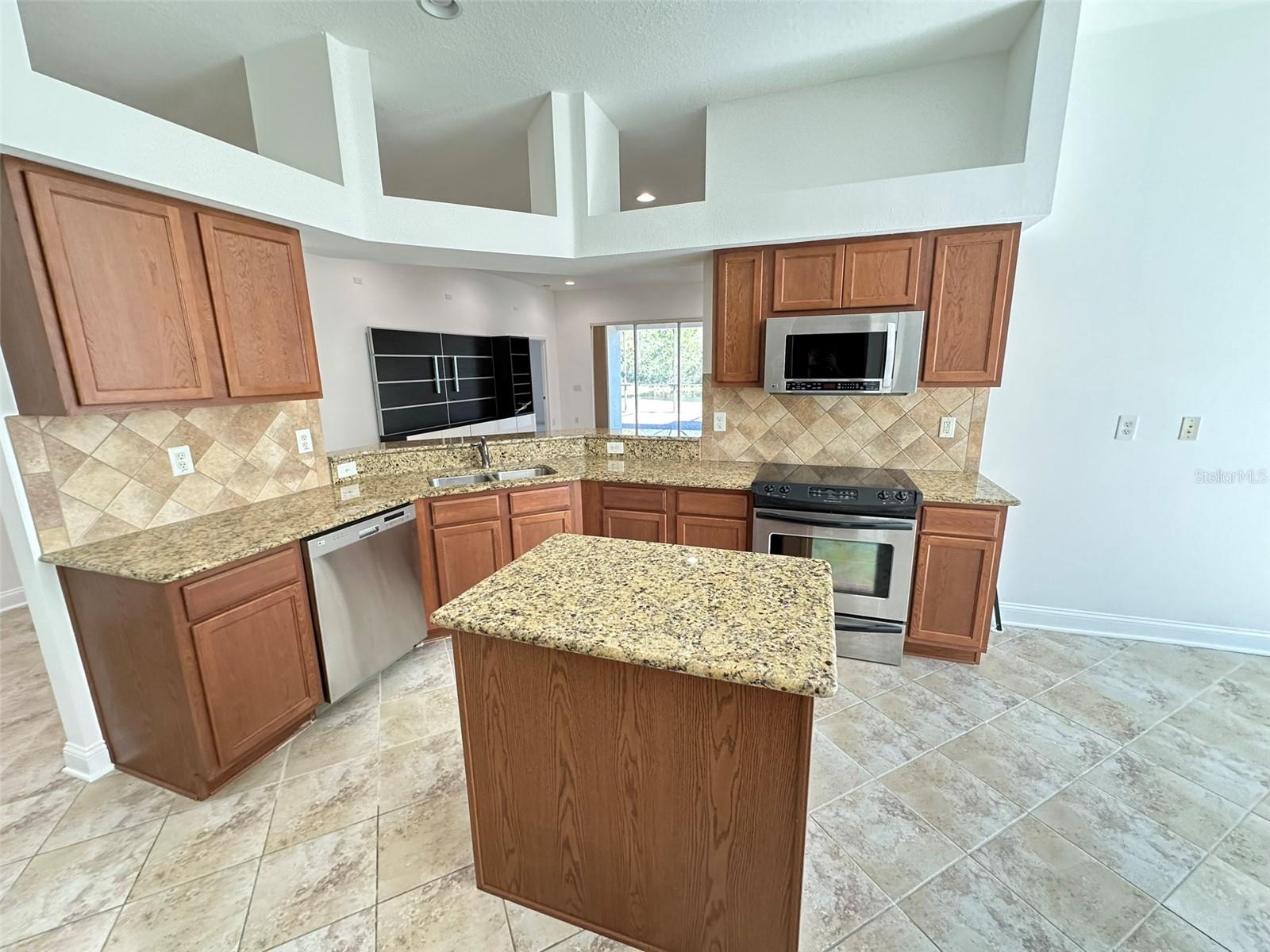 8120 TURKEY HILL CT, TAMPA, FL, 33647