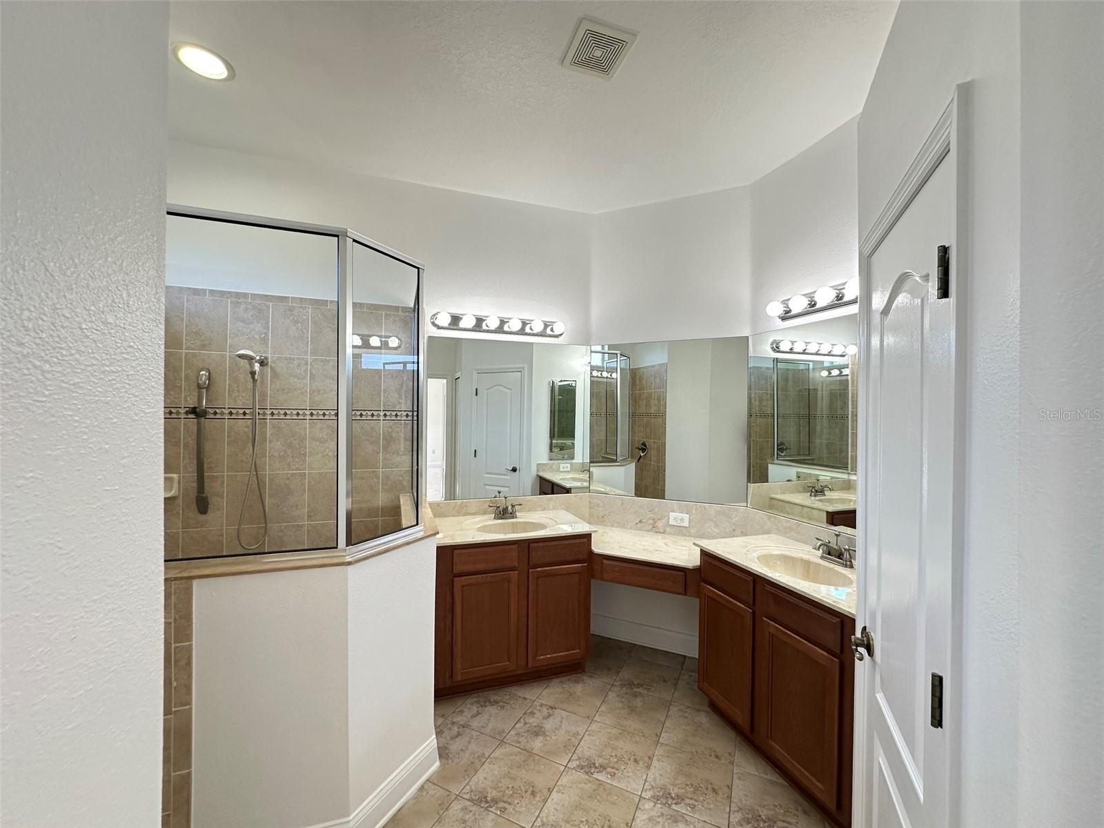 8120 TURKEY HILL CT, TAMPA, FL, 33647