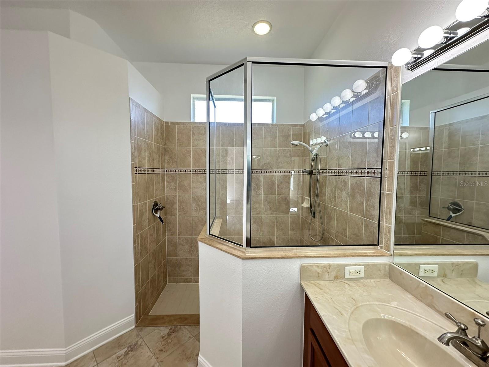 8120 TURKEY HILL CT, TAMPA, FL, 33647