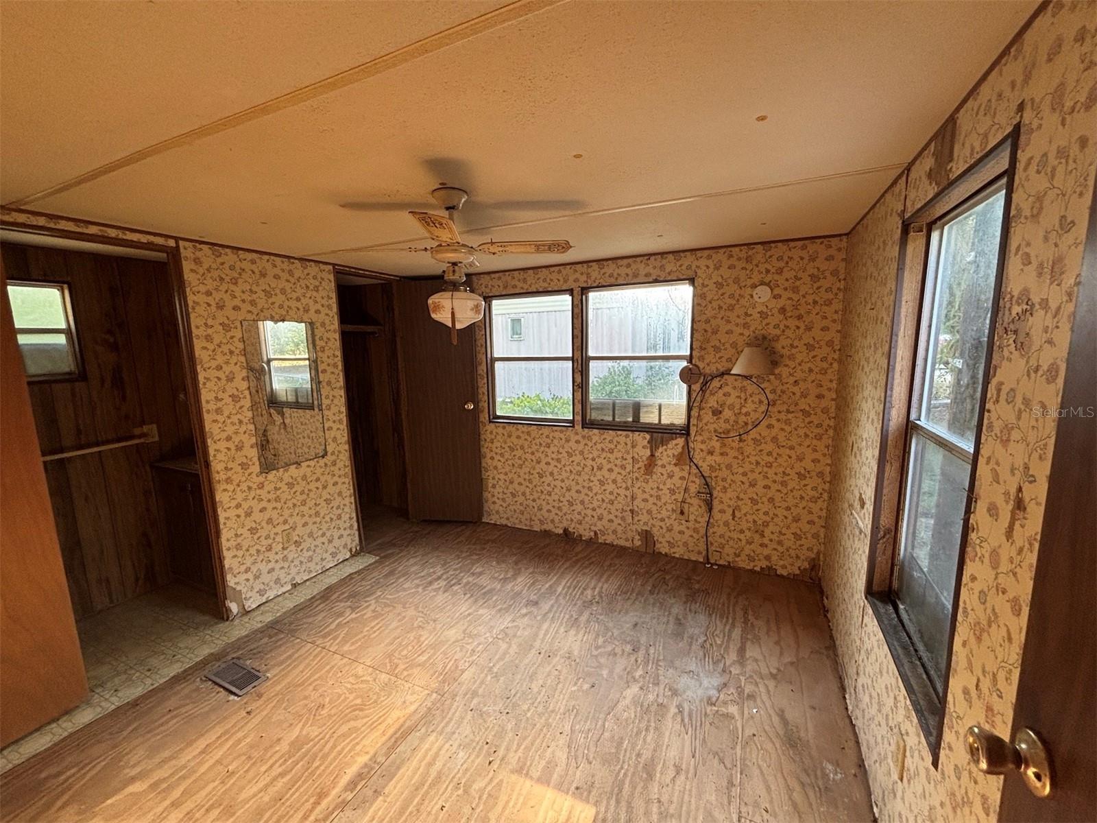 16890 E FORT KING ST, SILVER SPRINGS, FL, 34488