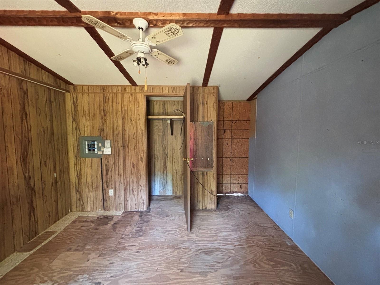 16890 E FORT KING ST, SILVER SPRINGS, FL, 34488