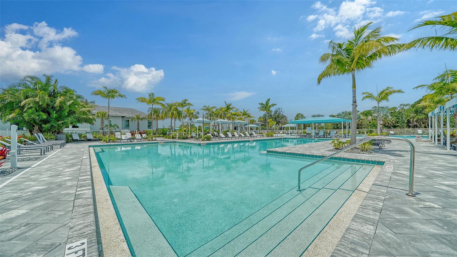 10105 CANAVERAL CIR, SARASOTA, FL, 34241