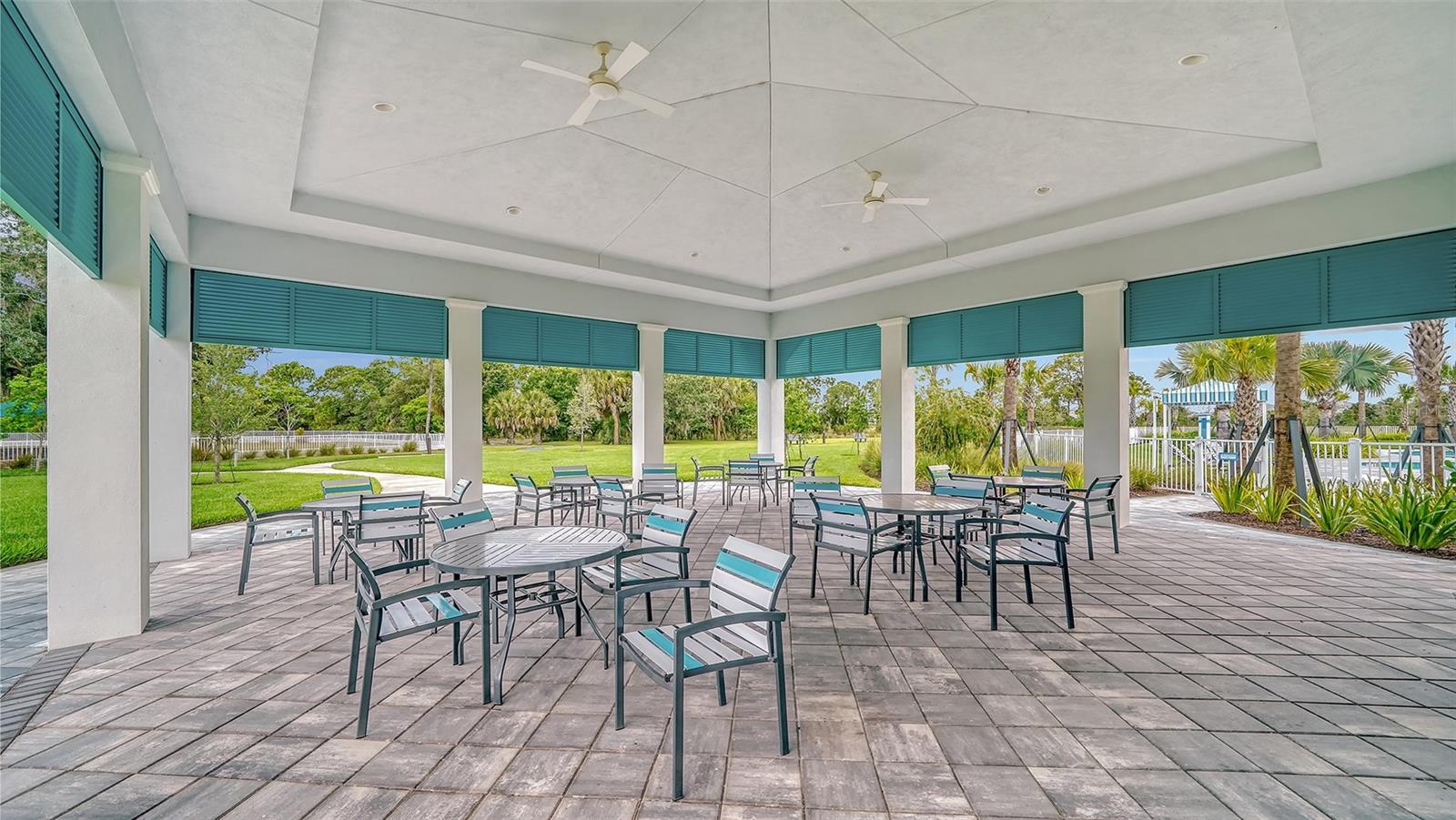 10105 CANAVERAL CIR, SARASOTA, FL, 34241