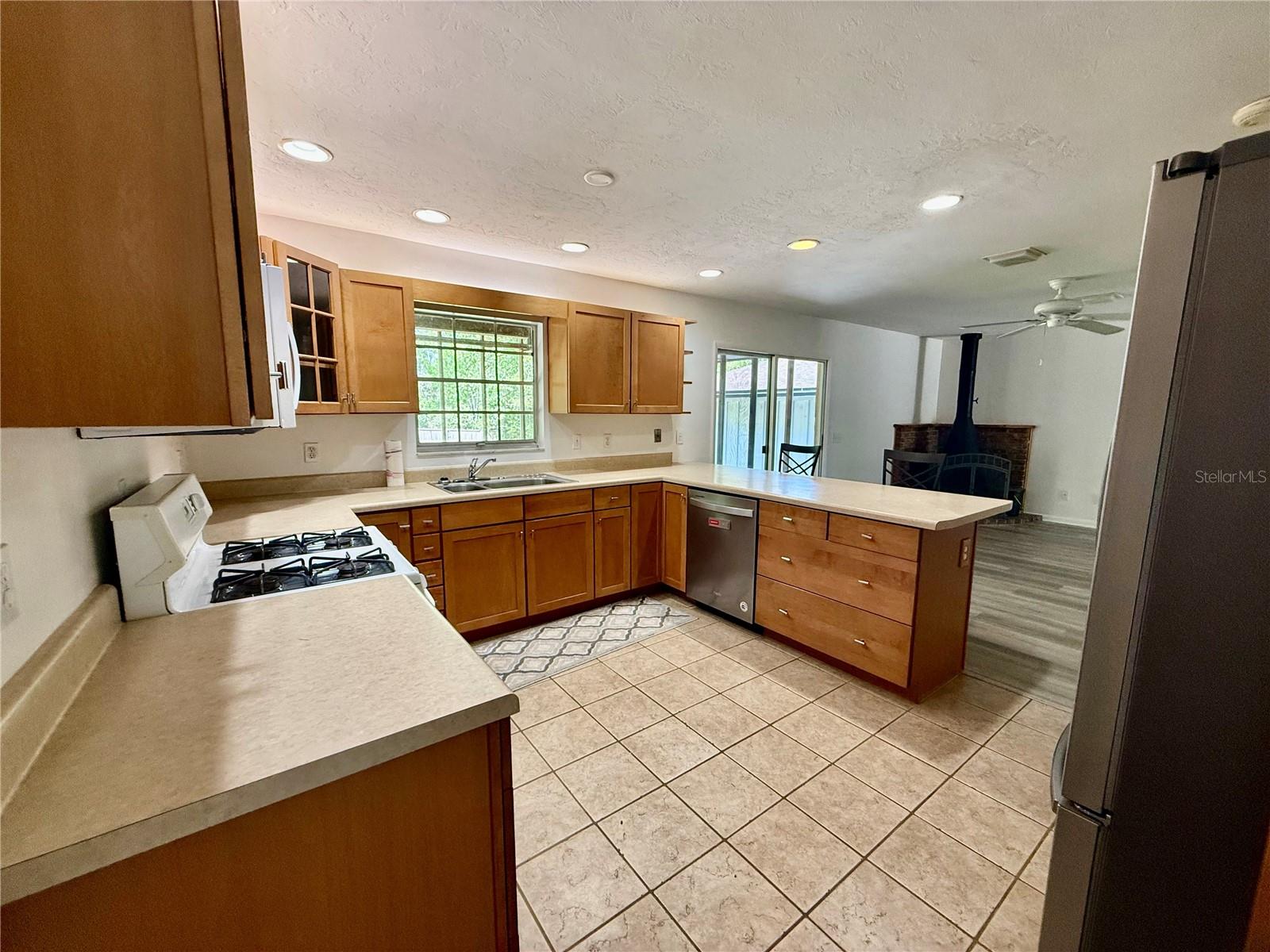 9220 NW 12TH PL, GAINESVILLE, FL, 32606