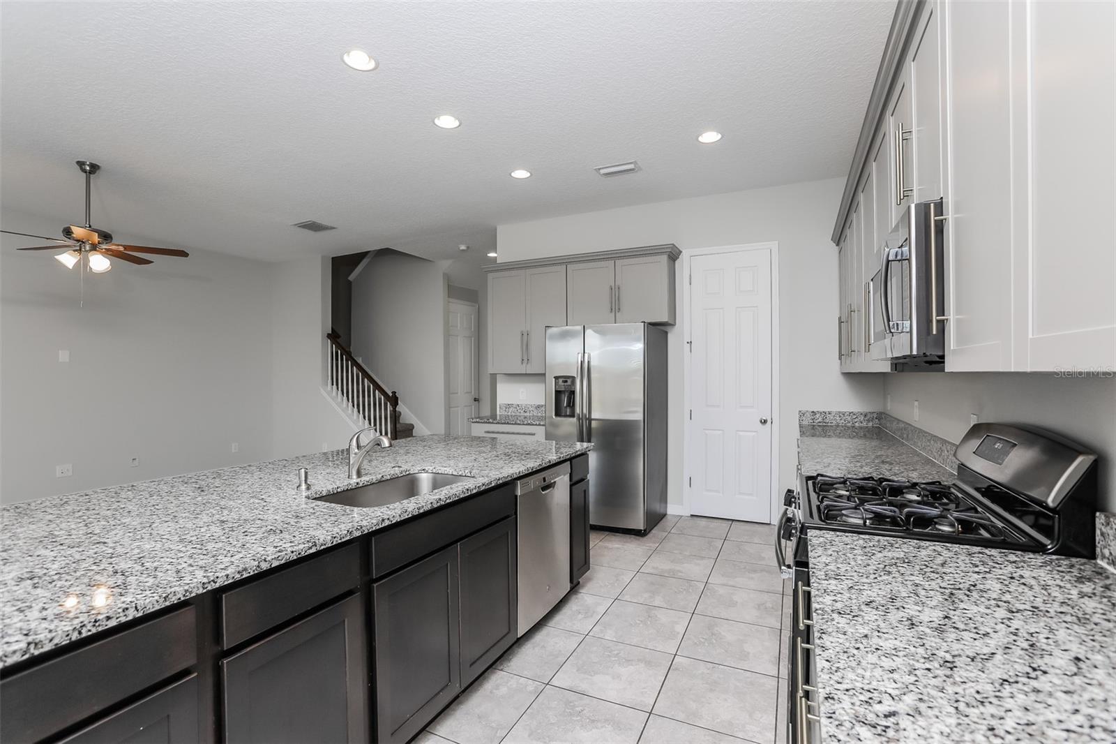 800 GRAND HILLTOP DR, APOPKA, FL, 32703