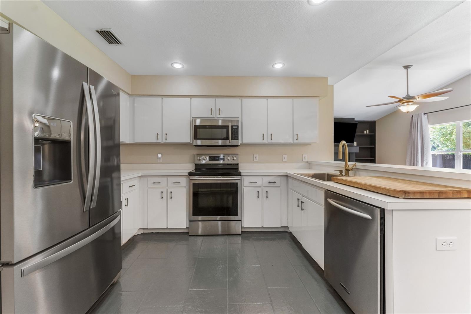 3710 BERGER RD, LUTZ, FL, 33548