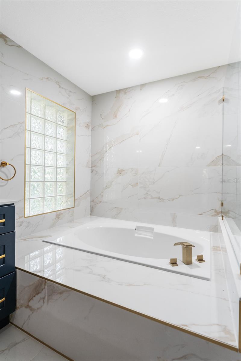 3710 BERGER RD, LUTZ, FL, 33548