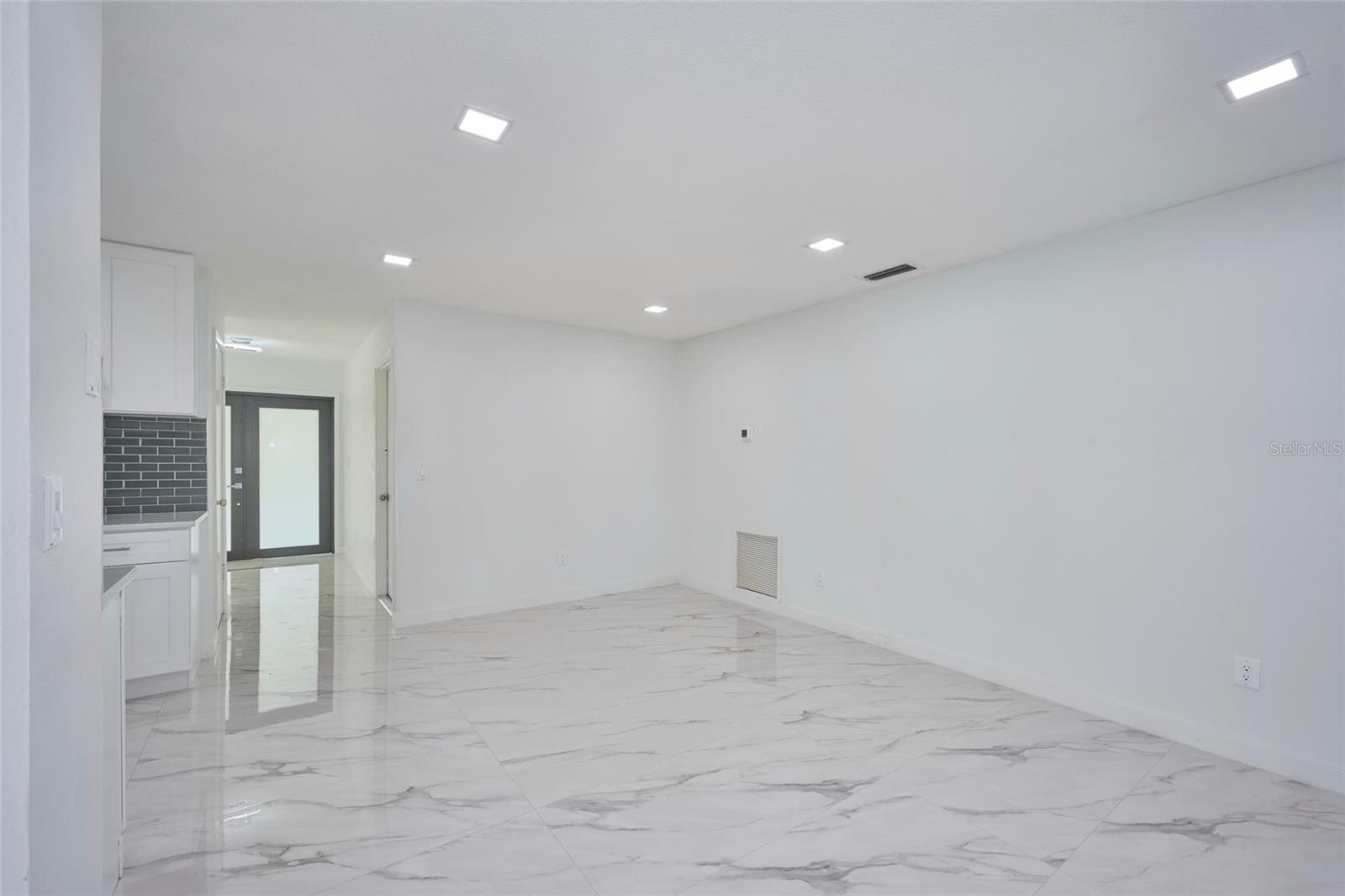 2310 LAGUNA DR, INDIAN LAKE ESTATES, FL, 33855