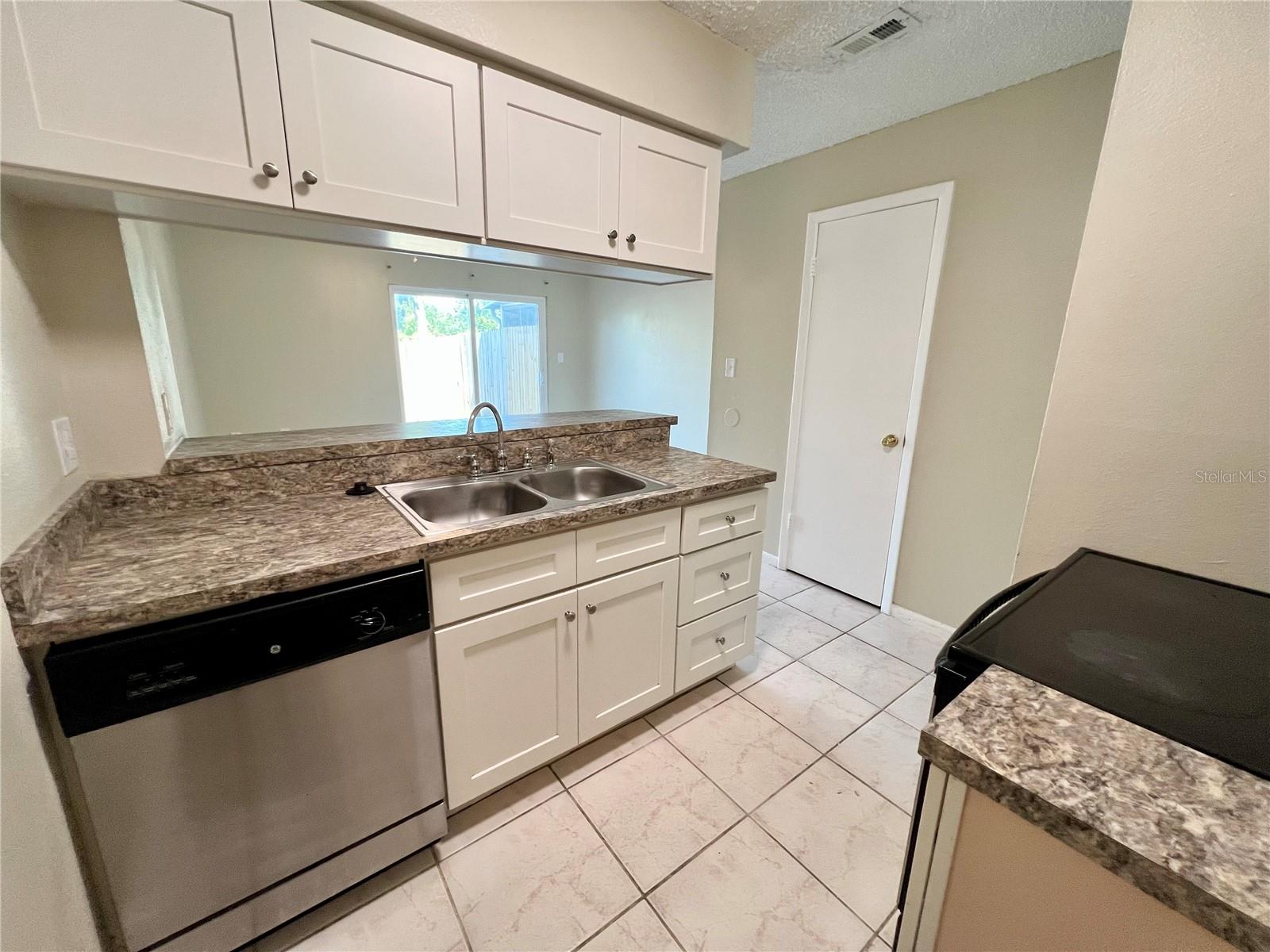 6256 OAK CLUSTER CIR, TAMPA, FL, 33634