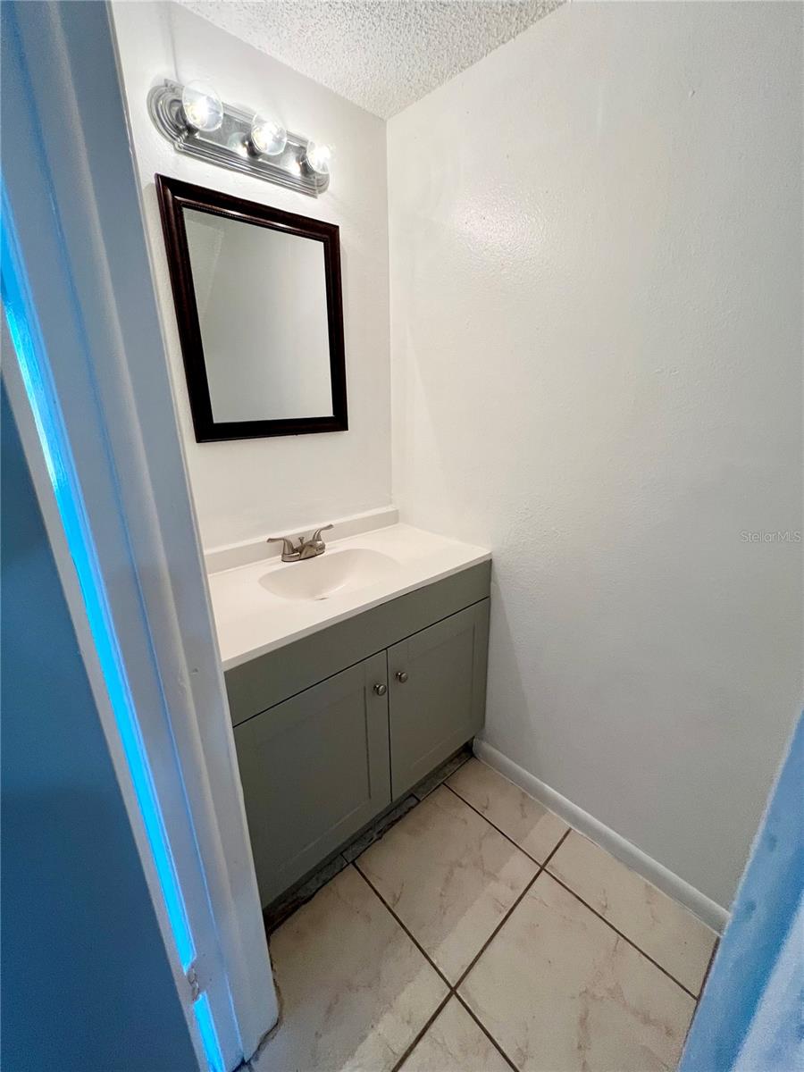 6256 OAK CLUSTER CIR, TAMPA, FL, 33634