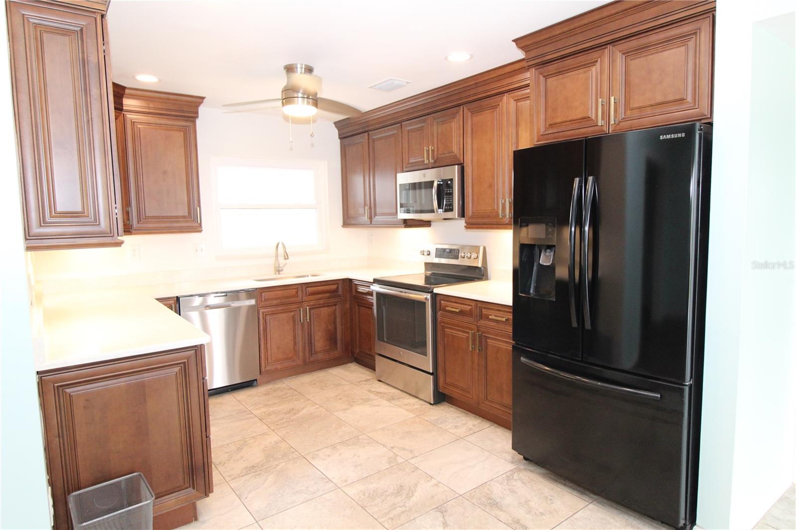 1104 DESERT HILLS DR, SUN CITY CENTER, FL, 33573