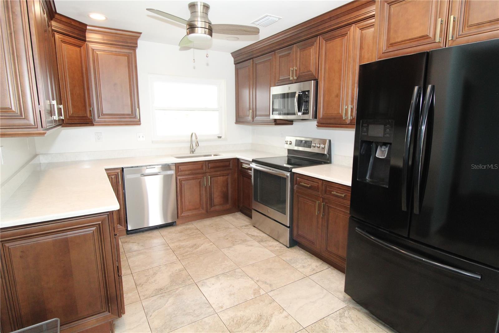 1104 DESERT HILLS DR, SUN CITY CENTER, FL, 33573