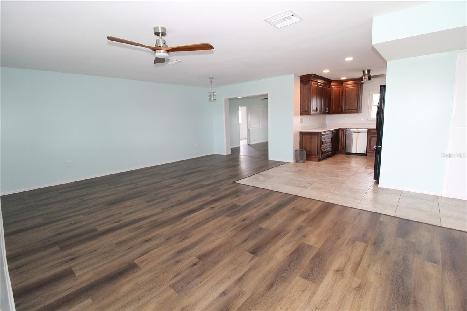 1104 DESERT HILLS DR, SUN CITY CENTER, FL, 33573