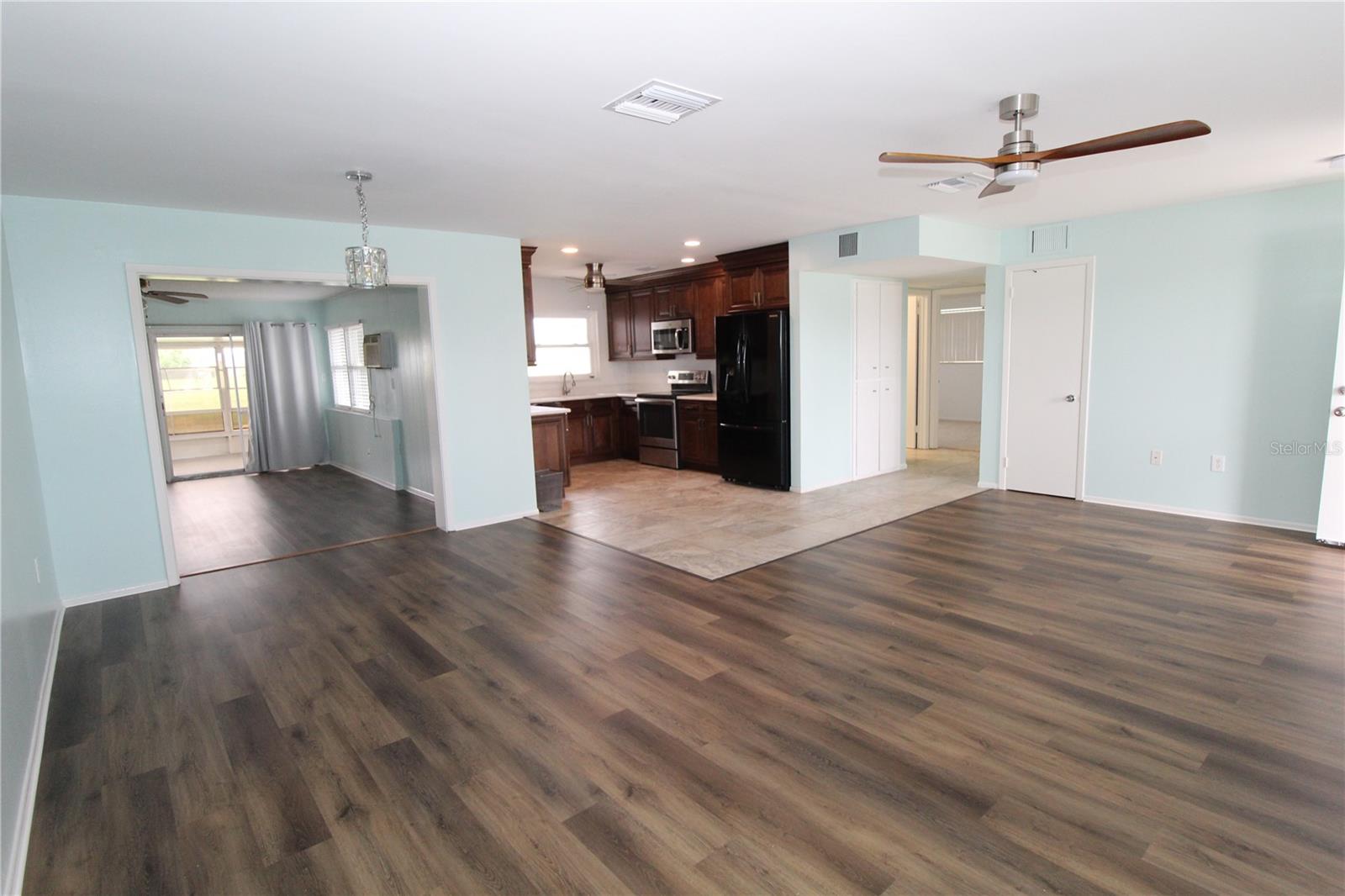 1104 DESERT HILLS DR, SUN CITY CENTER, FL, 33573