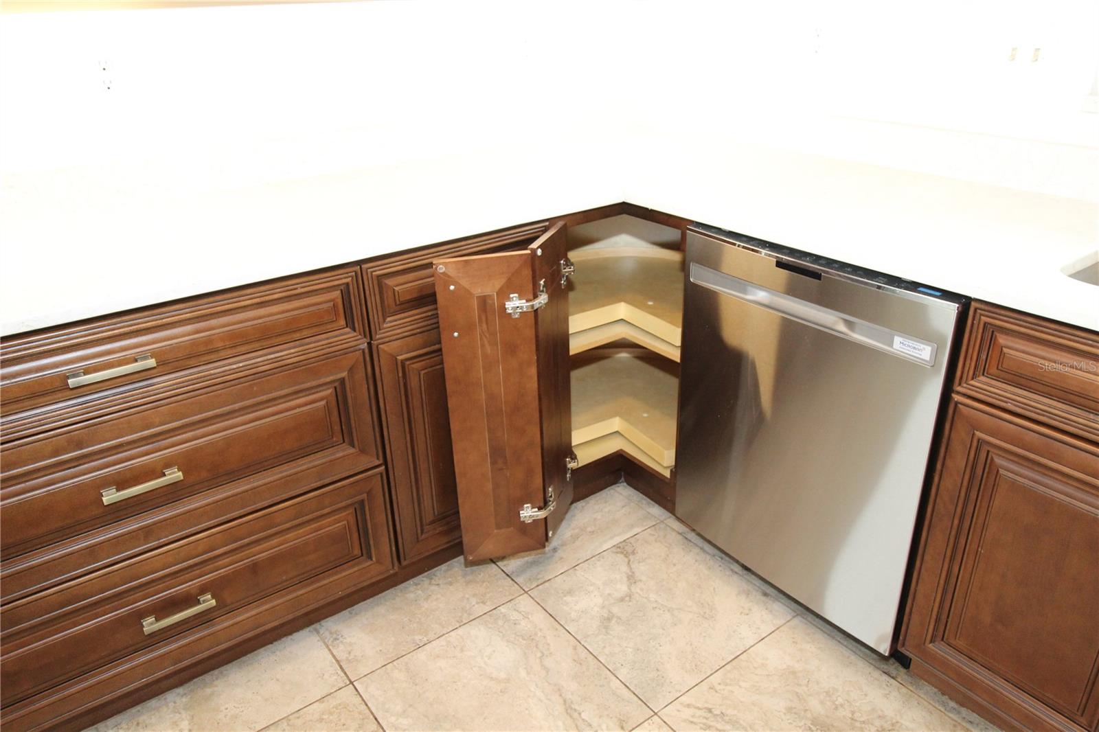 1104 DESERT HILLS DR, SUN CITY CENTER, FL, 33573