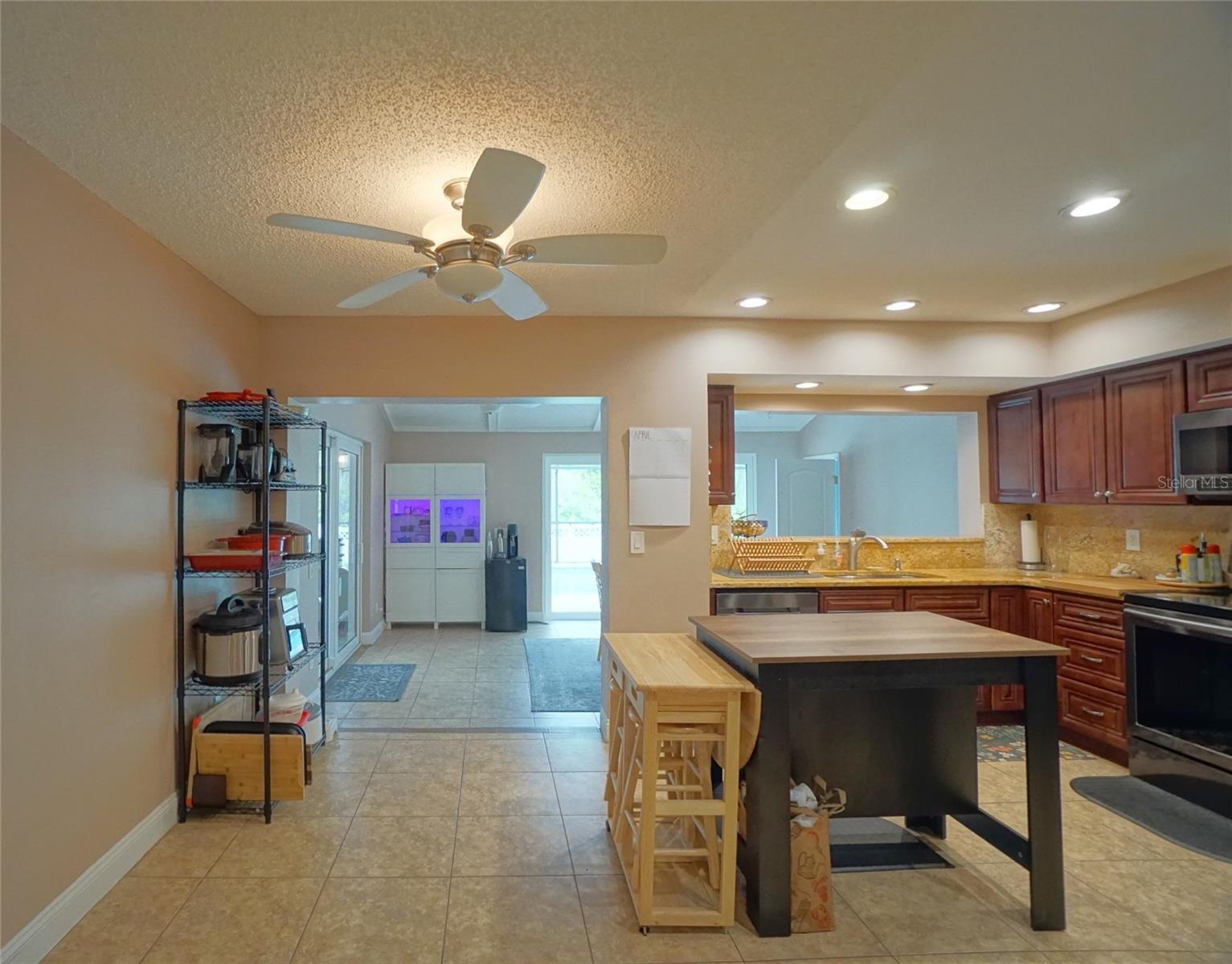 3131 W PARIS ST, TAMPA, FL, 33614