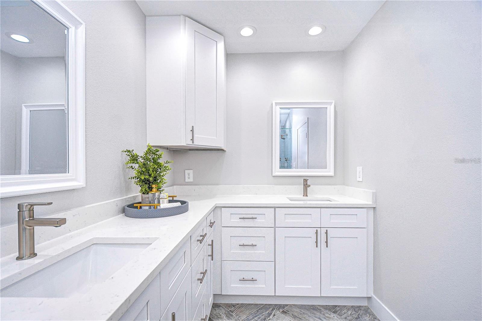 568 CRYSTAL DR, MADEIRA BEACH, FL, 33708