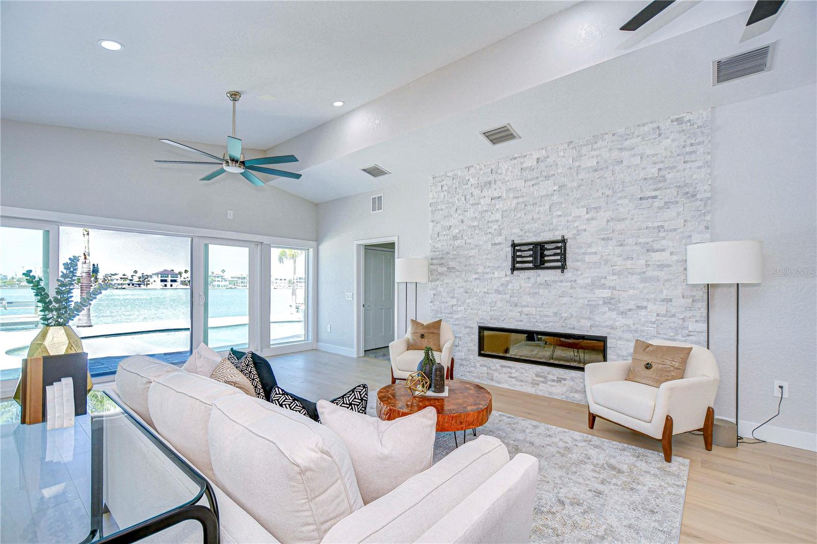 568 CRYSTAL DR, MADEIRA BEACH, FL, 33708