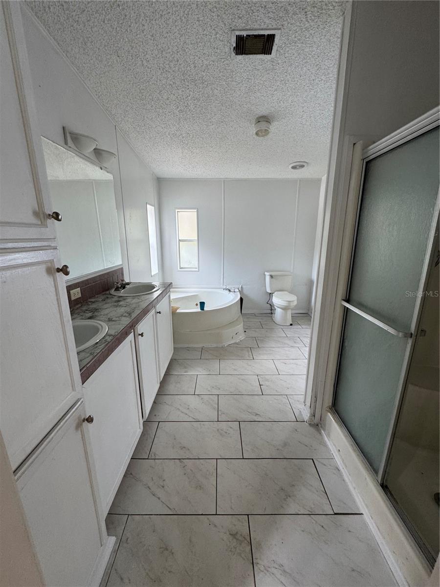 39204 BAY AVE, ZEPHYRHILLS, FL, 33540