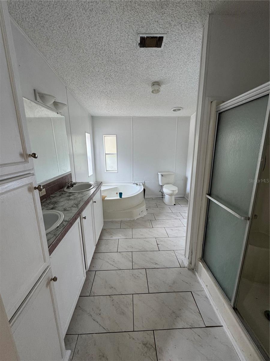 39204 BAY AVE, ZEPHYRHILLS, FL, 33540