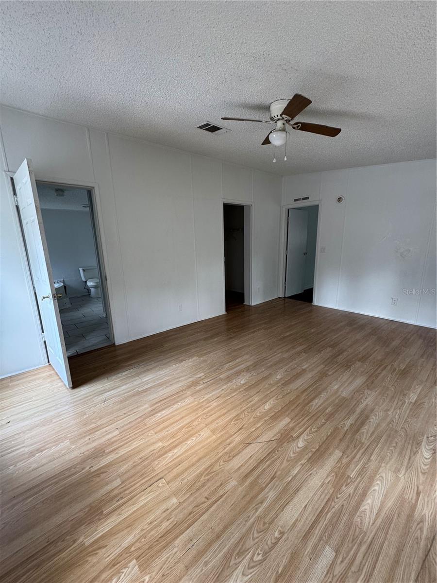 39204 BAY AVE, ZEPHYRHILLS, FL, 33540