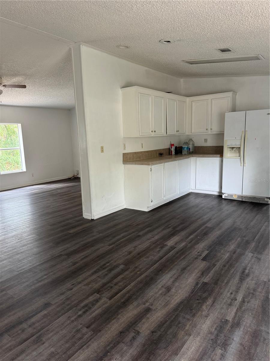 39204 BAY AVE, ZEPHYRHILLS, FL, 33540