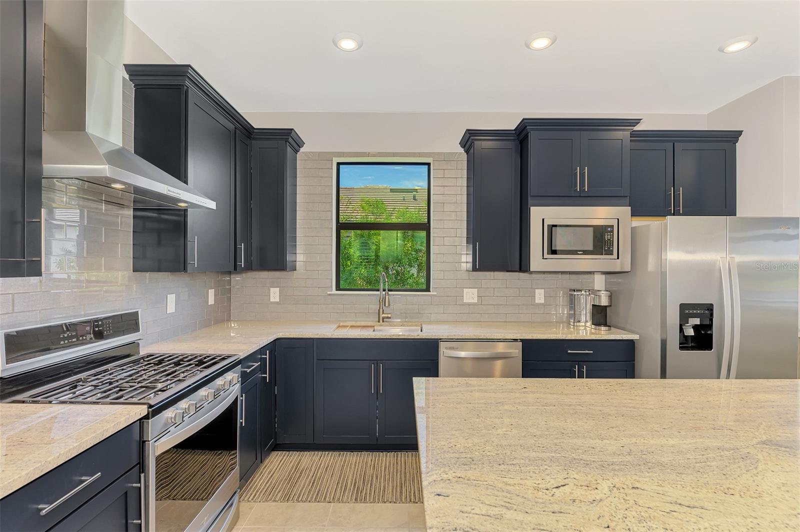 6252 WINDING PINE DR, NOKOMIS, FL, 34275