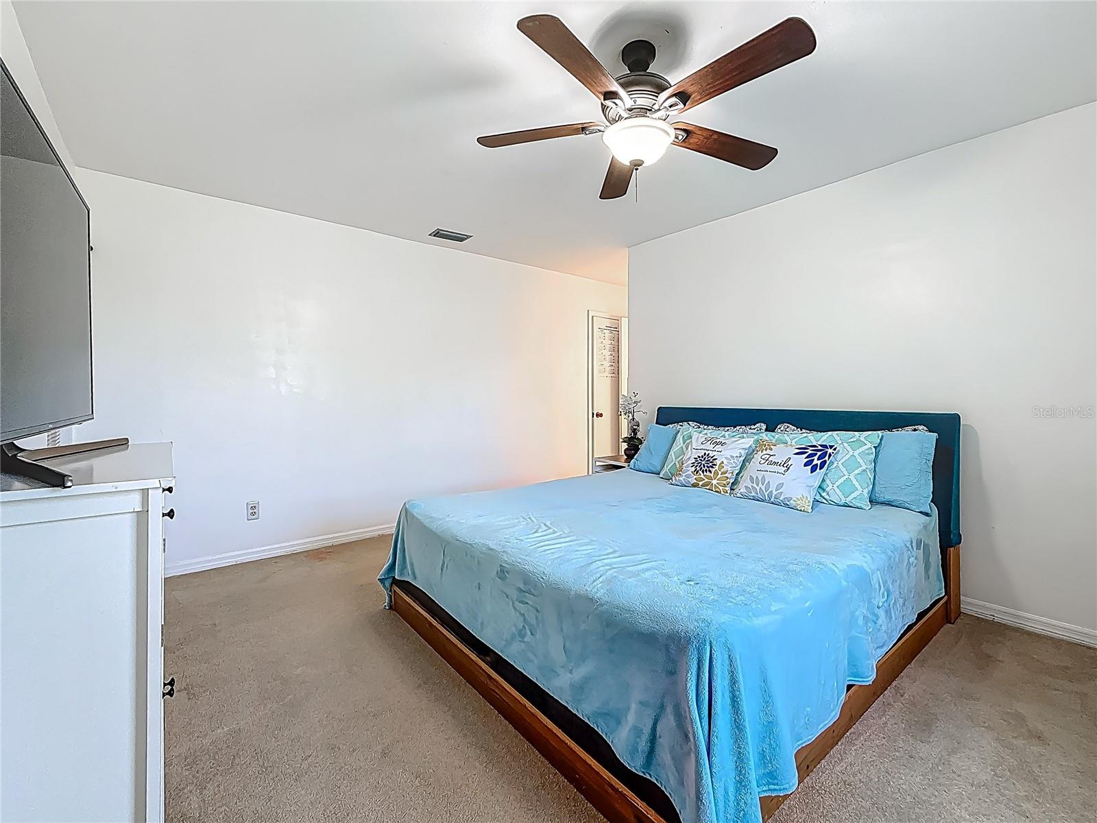 Primary Bedroom - Walk-in closet - Full Bath