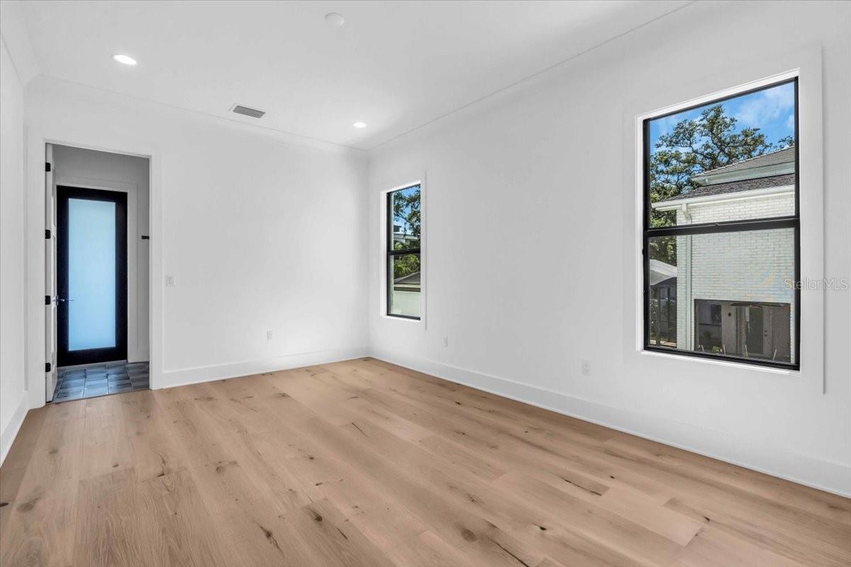 4607 W LAMB AVE, TAMPA, FL, 33629